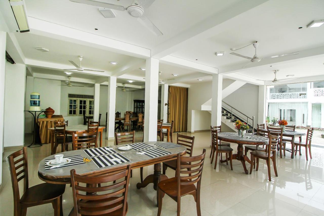 Hotel Empryean Katunayaka Exterior foto
